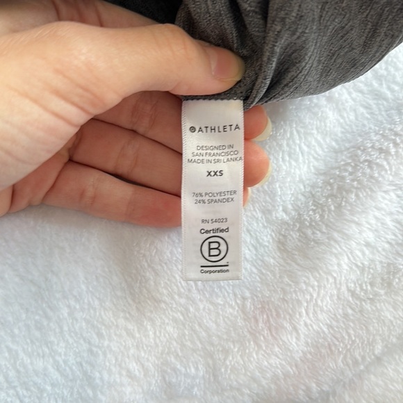 Athleta ultimate capri stash pocket 7/8 tight - Picture 11 of 11